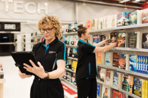 From Factory to Shelf: How Supply Chain and Merchandising Work Together